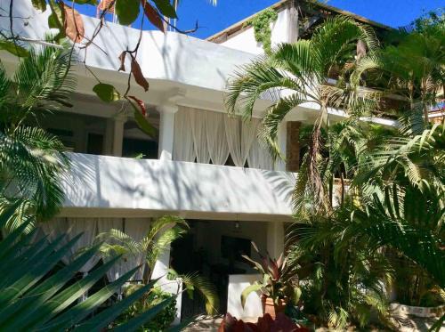 North End House | Casa Mara Beachfront Villa - Pool & Sunset Views