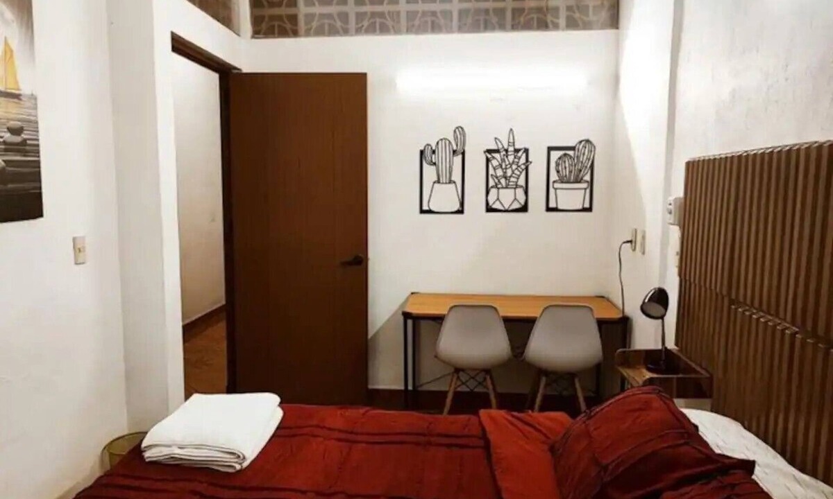Emiliano Zapata House | Casa Maruja Roomies House