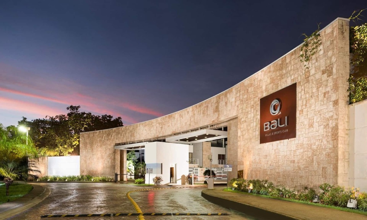 Playa del Carmen House | Casa nueva en Playa del Carmen con alberca y gym