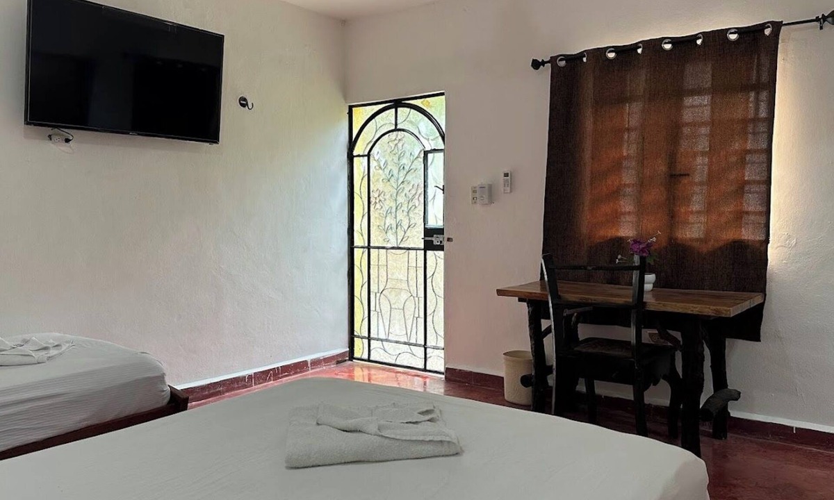 Piste Hostel | Casa zued