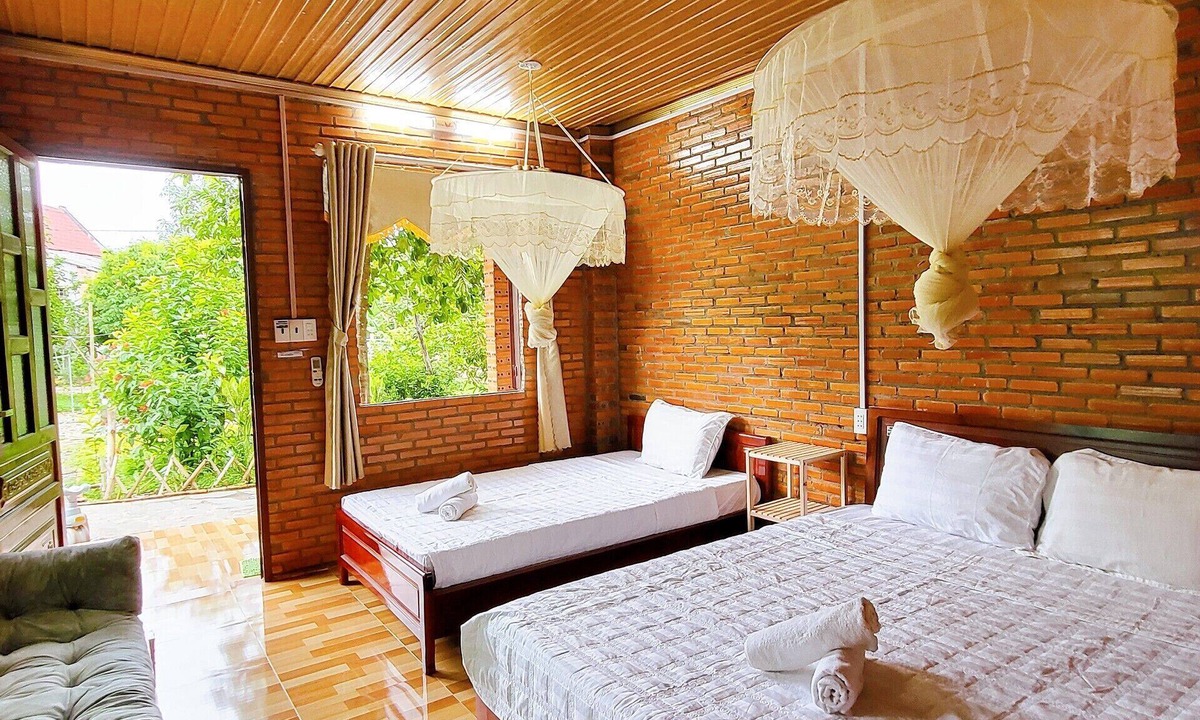 Quan Tom Cabin | Cat Tien Farmer Lodge