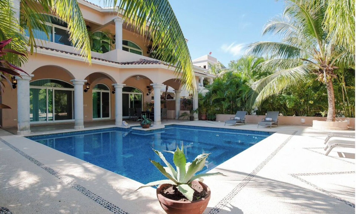 Puerto Aventuras Villa | Charming Mexican Colonial 5 Bdrm Villa With A Fantastic Pool, Patio And Garden.
