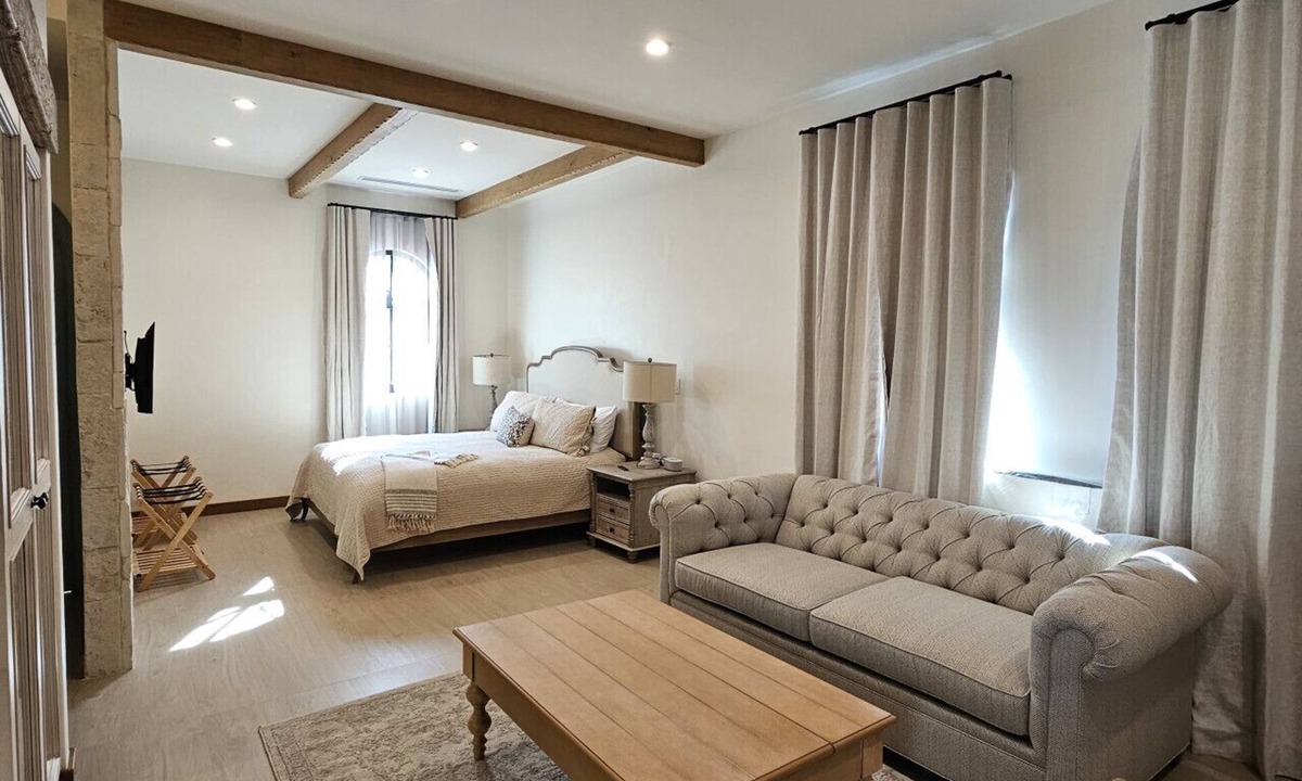Valle de Guadalupe Bed & Breakfast | Chateau Del Valle | Scenic Premium Suite