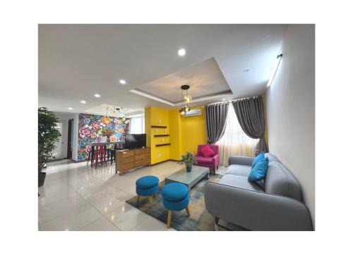 District 1 Apartment | Chillax Apartment - Cozy 3-Bedroom City View Home at Tower, District 1