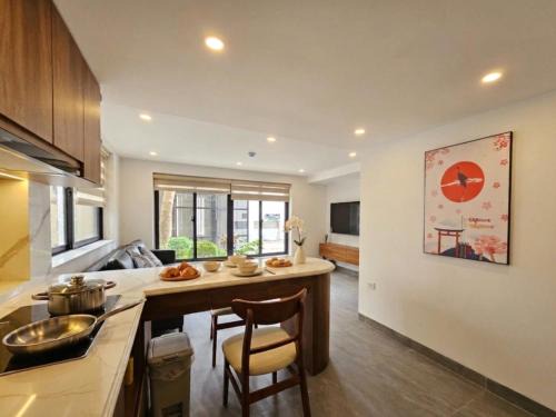 Nhat Tan Apartment | Chin Signature Villa Suite
