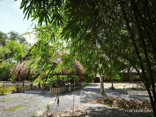 Mang Yang Other | Cho thuê chòi view hồ -Homestay Me Khang 2