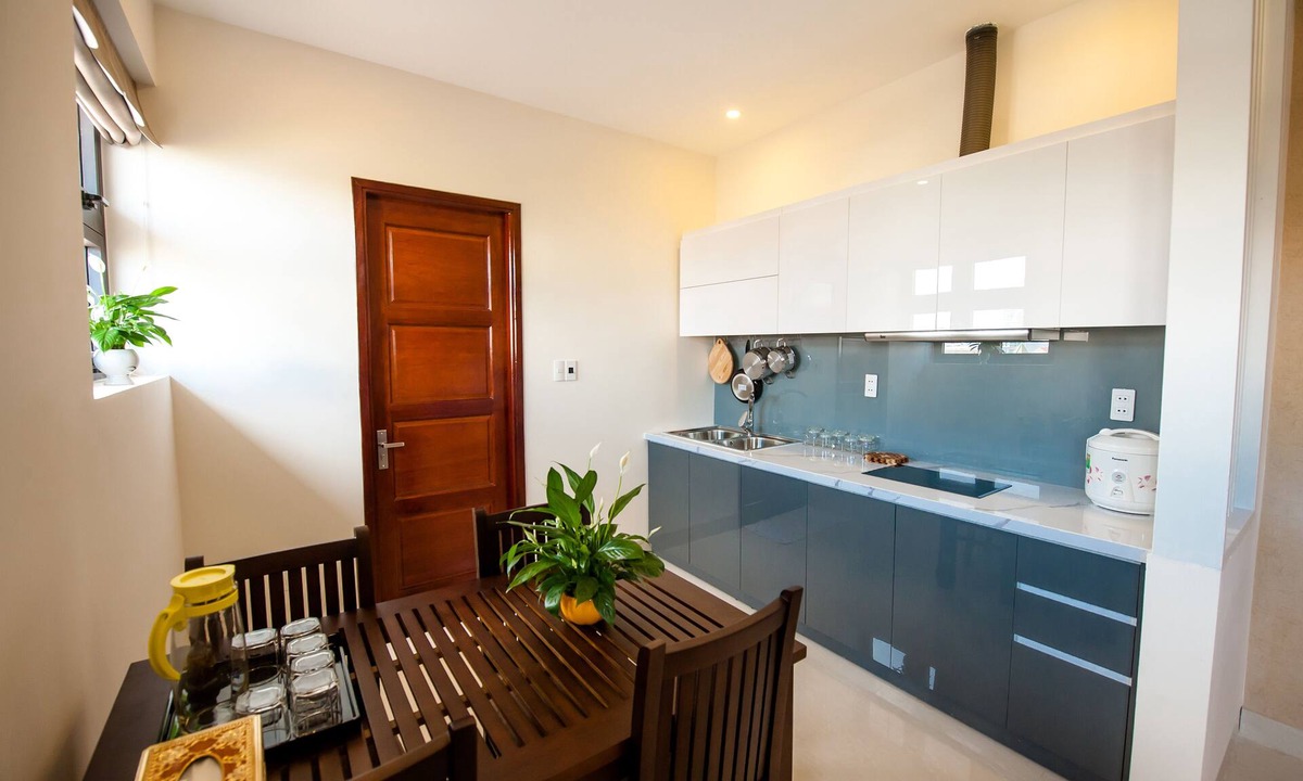 Son Tra Hotel | COOL PENTHOUSE AT ARIEL, NICE GARDEN, BEACH AREA, with BREAKFAST