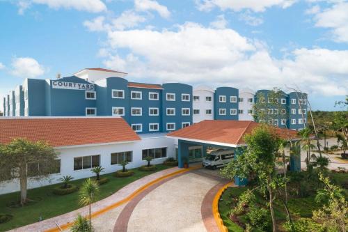 Alfredo V. Bonfil Hotel | Courtyard by Marriott Cancun Airport