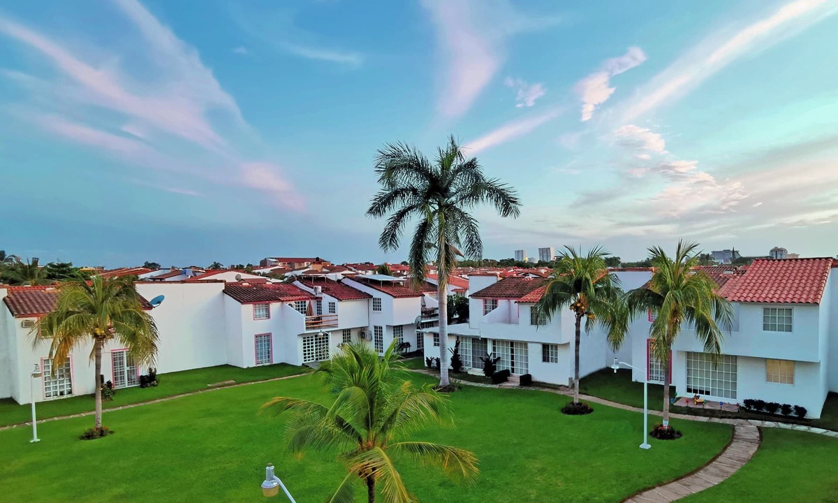 Granjas del Marques Villa | Cozybeautiful house near to the beach