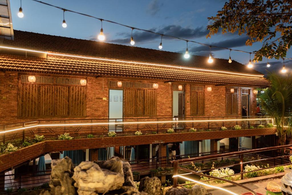 Kon Tum Hotel | D Banlieue Homestay And Coffee TP Kon Tum