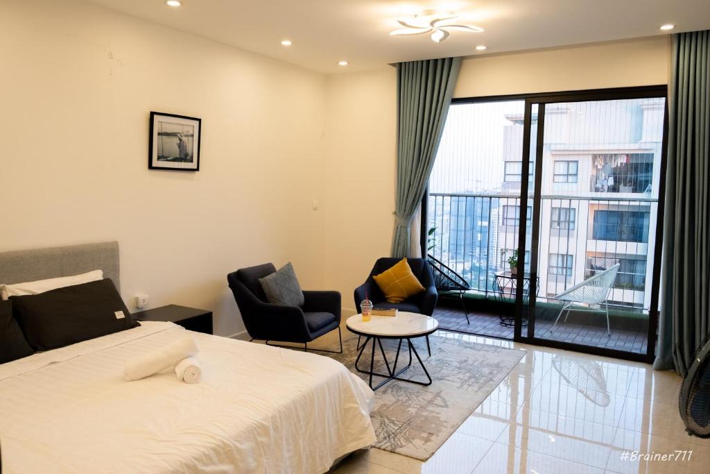 Trung Hoa Nhan Chinh Apartment | D'capitale, Trần Duy Hưng, Cầu Giấy ,The lake view Studio Apartment