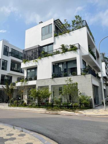Ngoc Thanh Villa | Dai Lai Resort - Night Street - SV609 Dream Villa