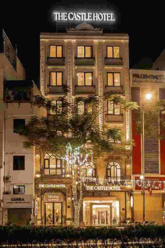 Long Bien Hotel | Delina Castle Coffee & Hotel