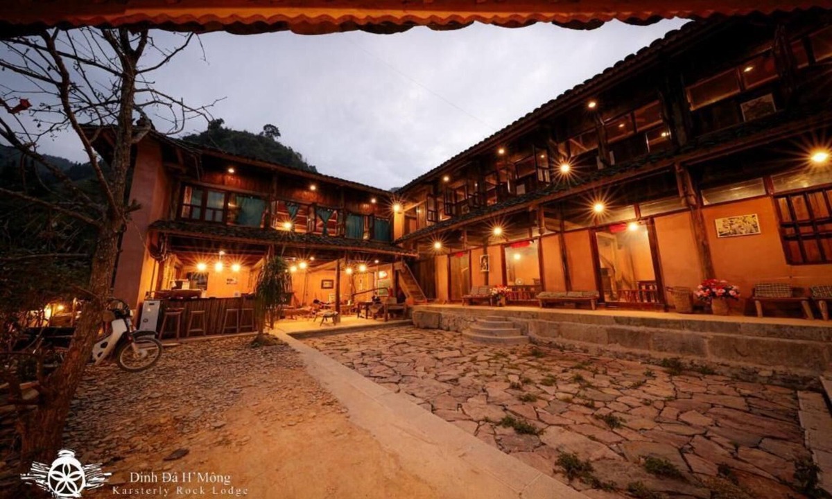 Dong Van Hotel | Dinh Đá H'Mông - Karsterly Rock Lodge