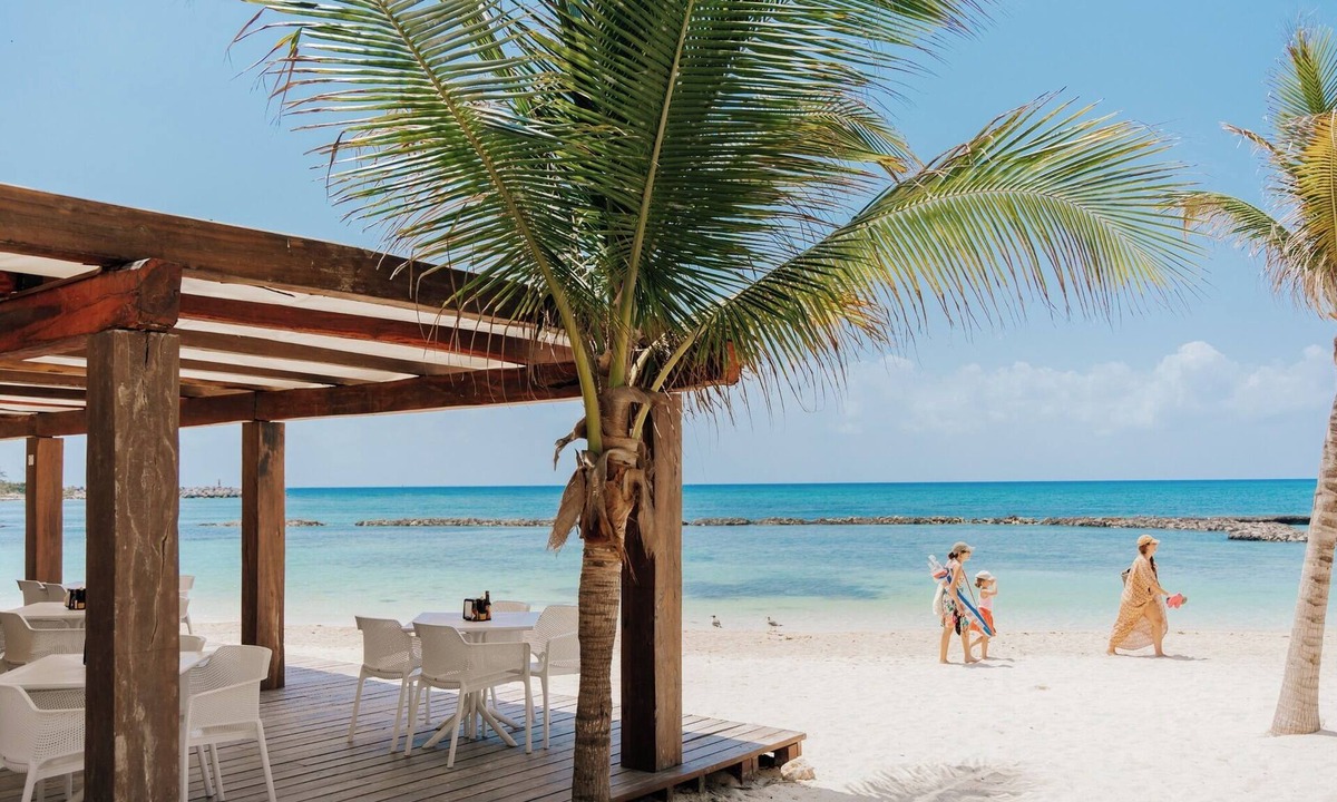 Puerto Aventuras Condo | Dolphin View 1 BR Boho Condo Just steps from the Beach