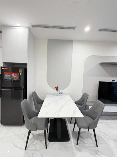 District 9 Apartment | Dona