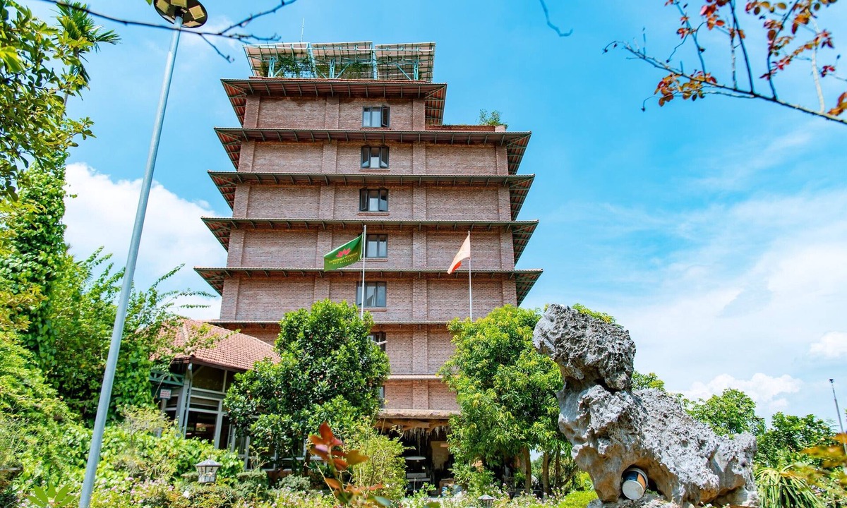 Luong Son Hotel | Dong Goi Eco Retreat