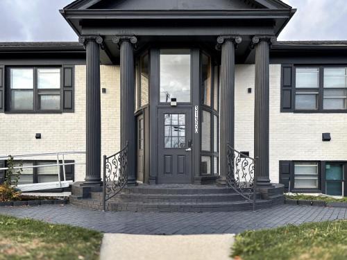 Romulus Hotel | DTW Suites