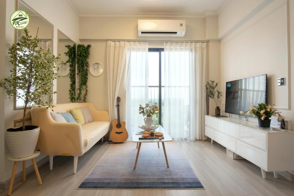Long Hung Apartment | Ecopark Homestay - P&N Getaway Condo with Pool