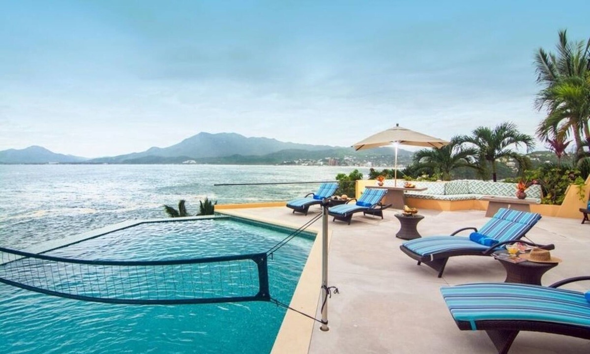 La Punta Villa | Exquisite 6 bedrooms fully staffed in exclusive gated community / private beach