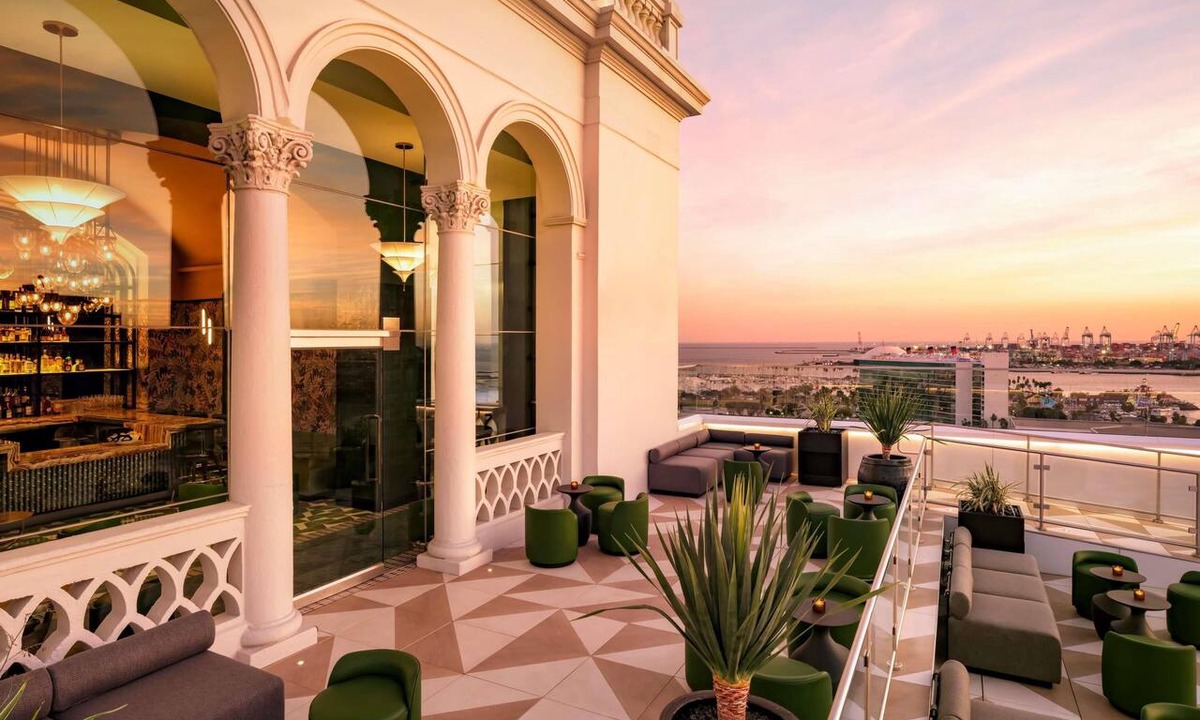Waterfront Hotel | Fairmont Breakers Long Beach