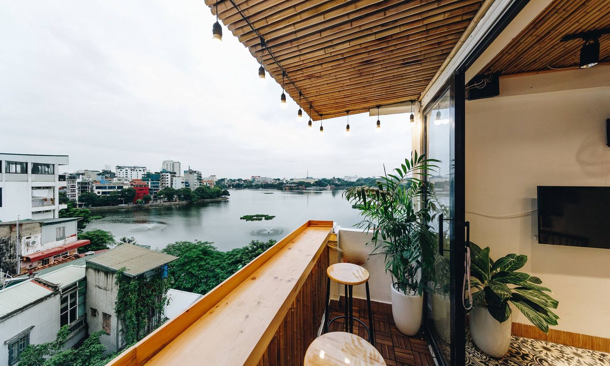 Truc Bach Hostel | Family/Friend room-Lake view,cozy w/2BR,❤️in City- The Autumn Homestay