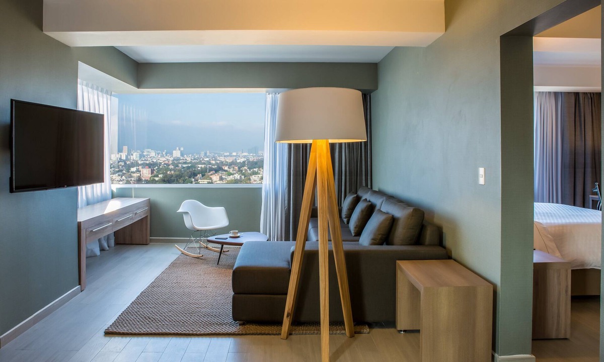 Downtown Mexico City Hotel | Fiesta Inn Express Ciudad de México Forum Buenavista