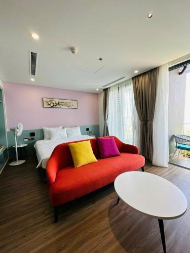 Hoang Hoa Hotel | Flamingos Ibiza Hải Tiến tầng cao nhìn trọn view biển Hải Tiến