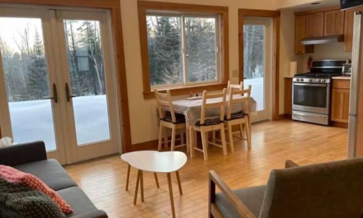 Weston House | Frank Lloyd Wright inspired Private, mountain views, wheelchairs accessible
