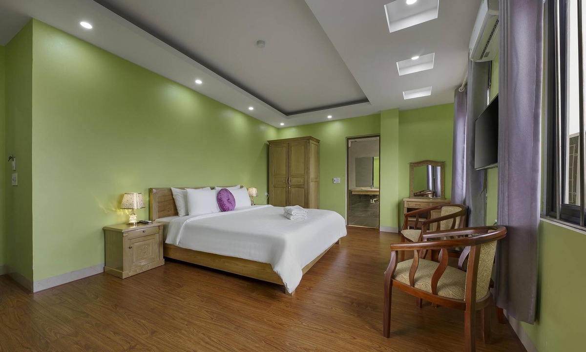 Soc Son Hotel | Golden Lotus Airport Hotel