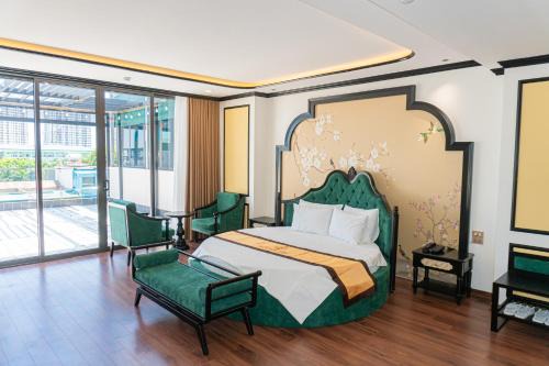 Tu Liem Hotel | Grand Luxury Hotel