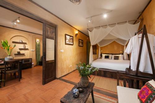 Hang Bac Apartment | Hanoi Old Quarter Apt - Bathtub, Wifi, Netflix