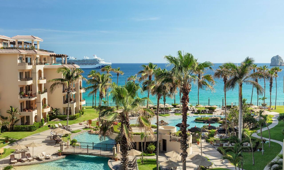 El Medano Ejidal Condo | High floor w/amazing views in a 5 star resort on Medano Beach!