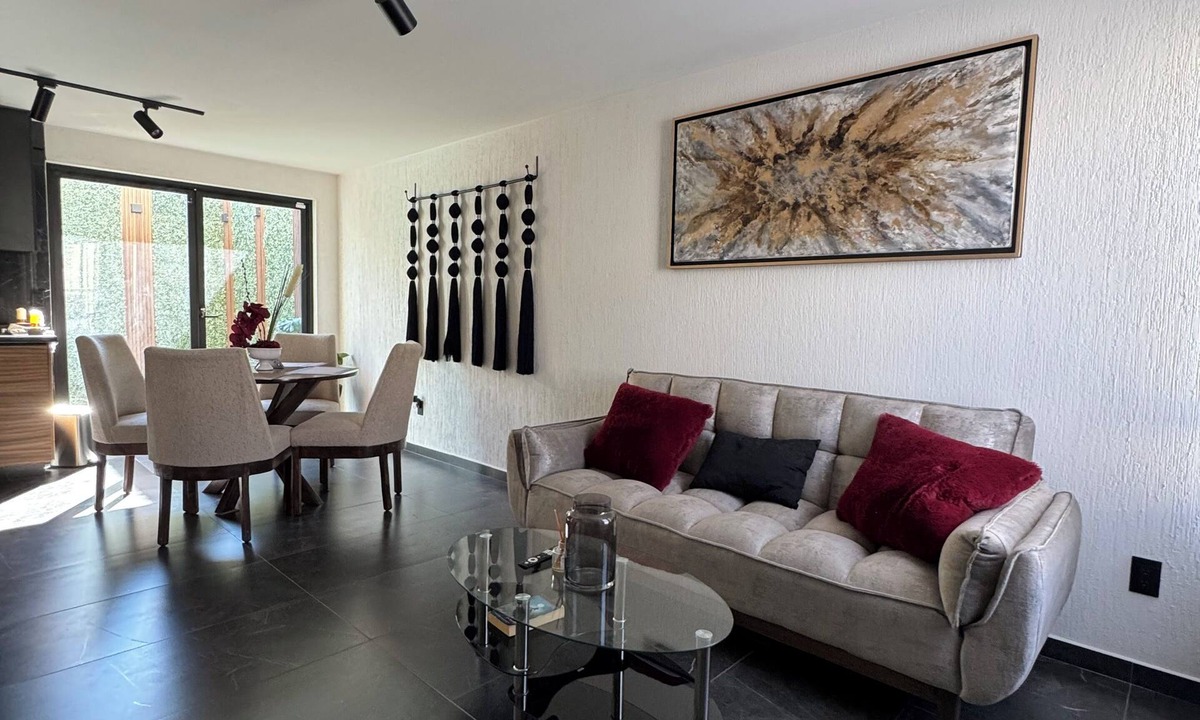 El Salto House | HOME AWAY FROM HOME