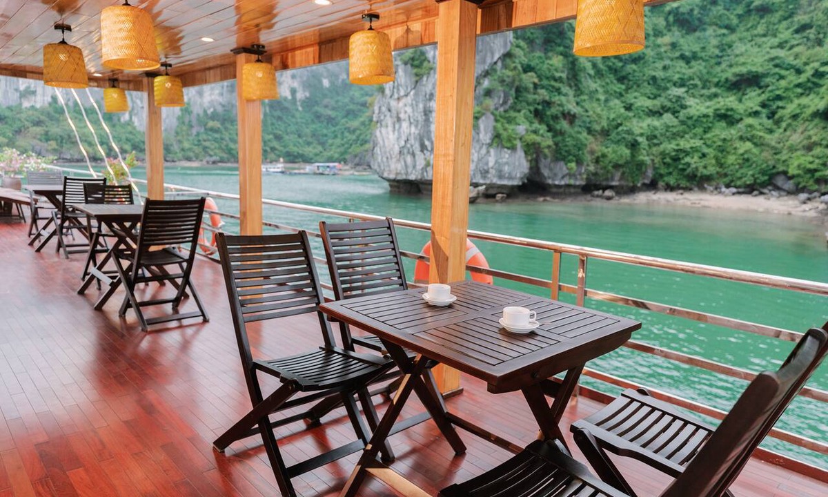 Cat Hai Boat Rental | Honey Boutique Cruise