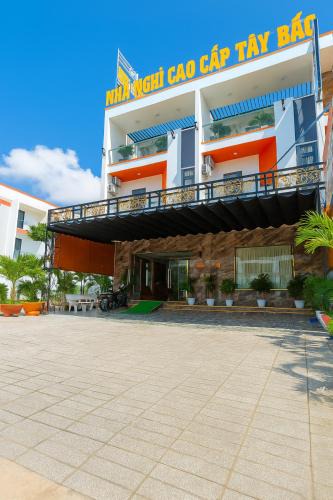 Rach Gia Bed & Breakfast | Hostel Luxury Tây Bắc