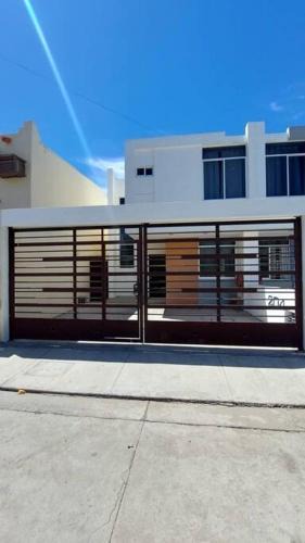 Mazatlan House | House 5 min by the beach, with wide open garage.