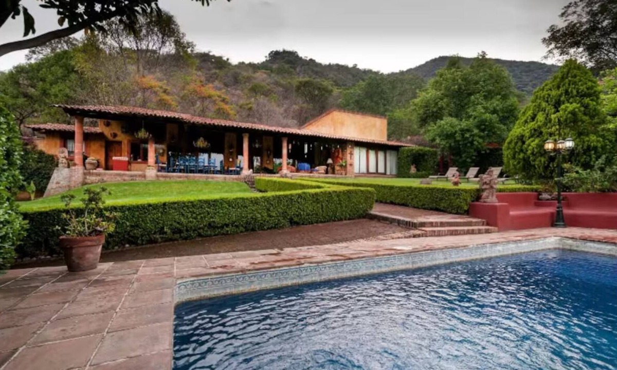 Malinalco House | House with pool and private court