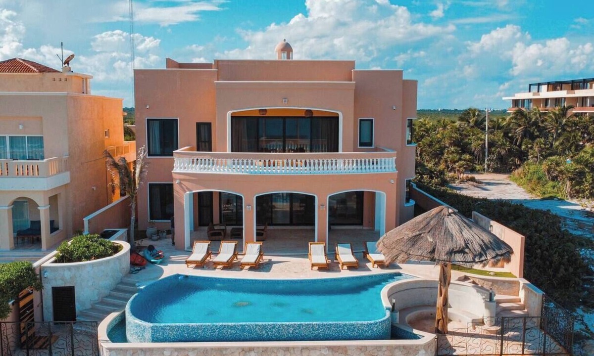 Tulsayab House | HT: Elegant Villa with Private Infinity Pool for 14 Guests