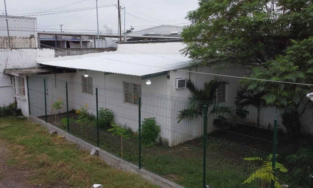 Tuxpan Apartment | Krypto House with Bathtub and Kitchen
