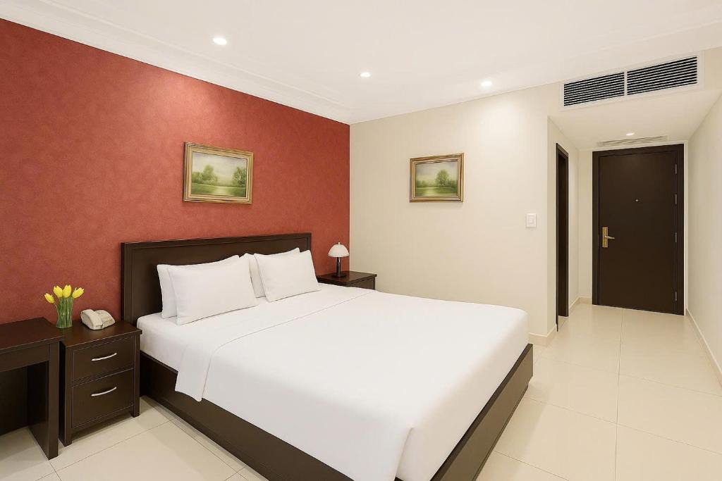 Phu My Hung Hotel | La Bonita Imperial Near SECC