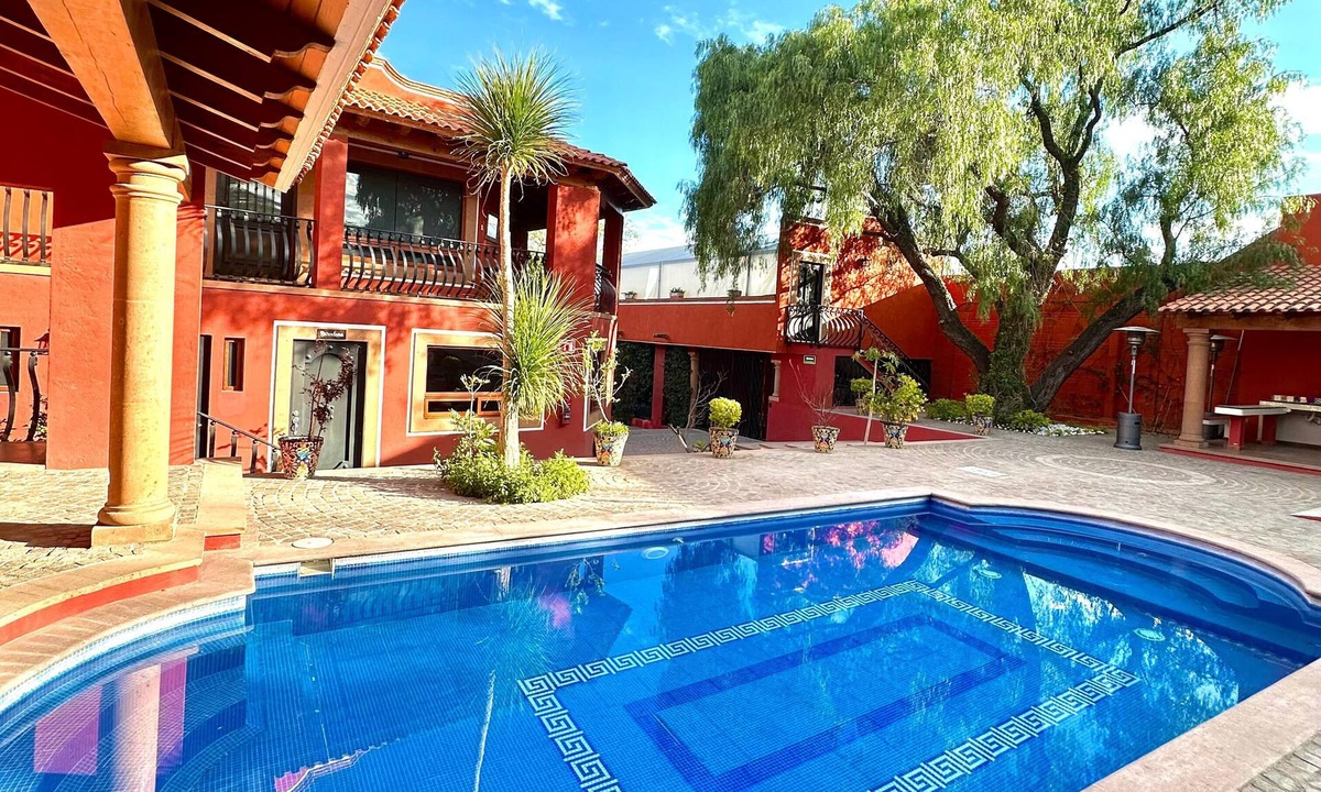 Tequisquiapan Hotel | LA CASA ROJA