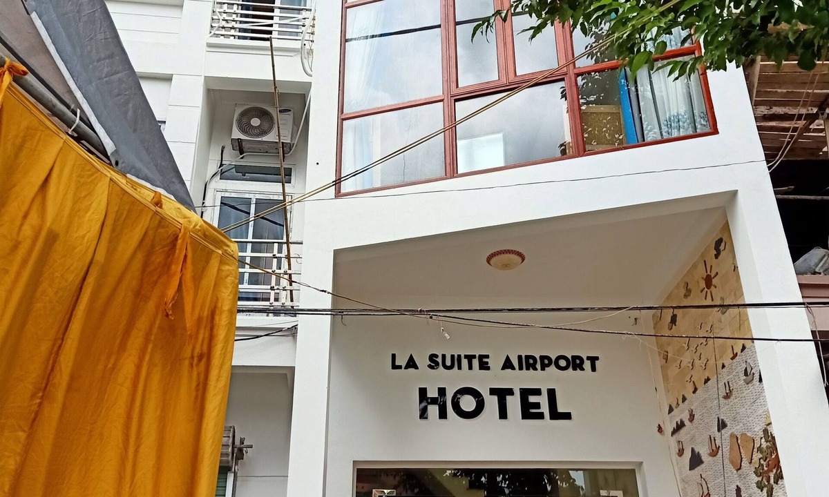 Soc Son Hotel | La Suite Airport Hotel