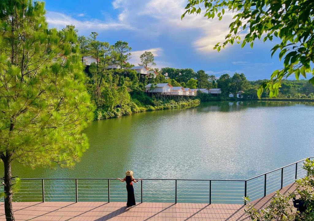 Huong Thuy Resort | La Vela Legacy Resort