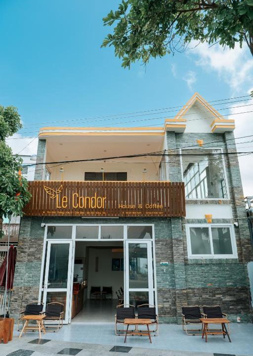 Con Son House | Le Condor 's House & Coffee
