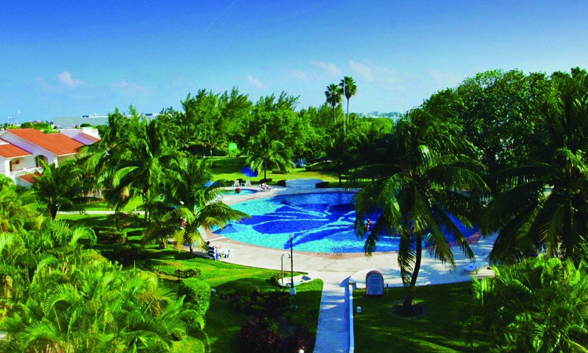 Salinas Resort | Leave your worries at the door!