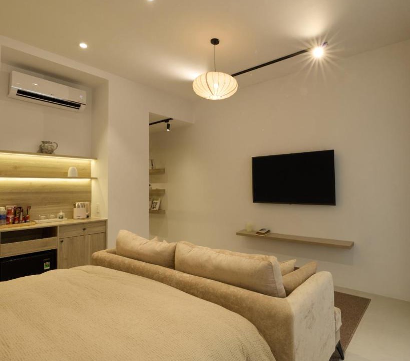 Tan Phu District Hotel | Lens Stay