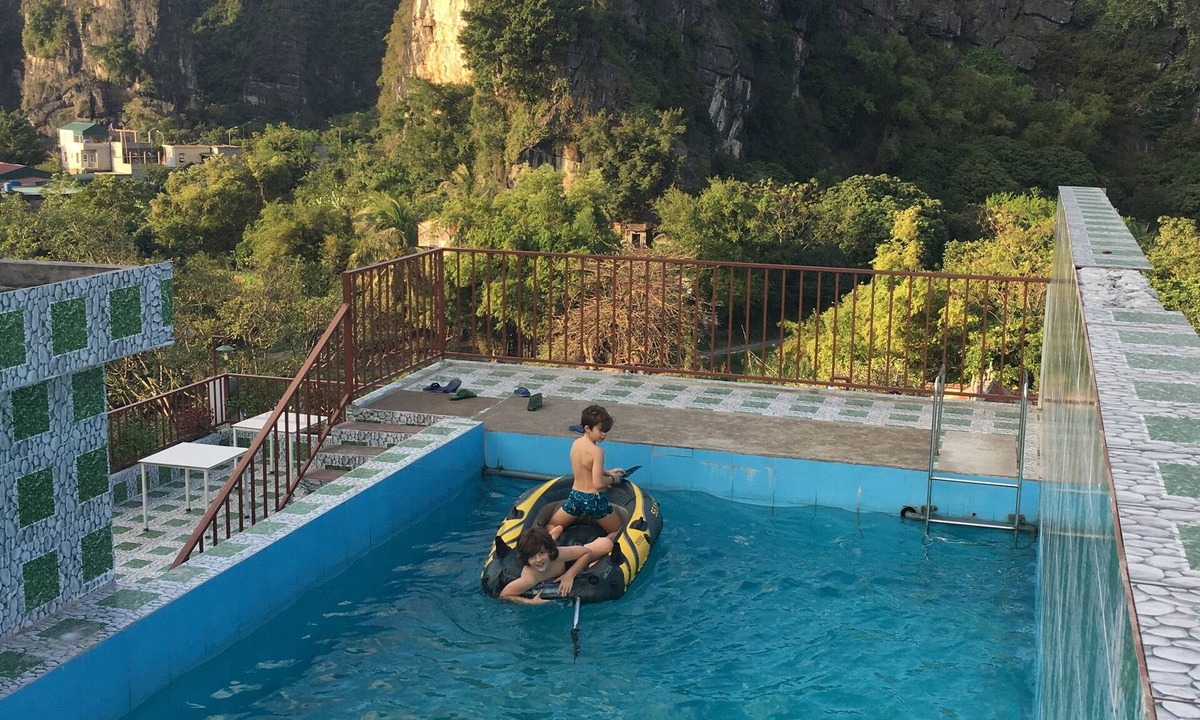 Hoa Lu Hotel | Limestone Boutique Hotel