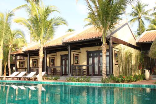 East Ham Tien Beach Resort | Lotus Village Resort