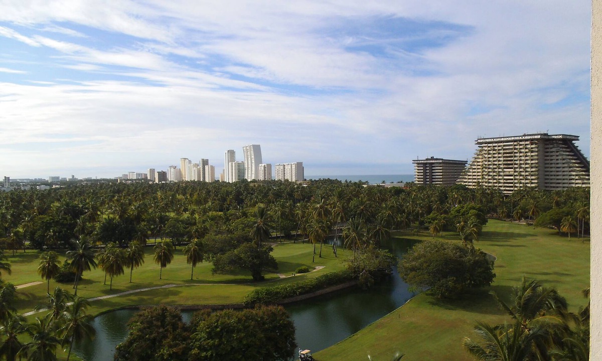 Granjas del Marques Apartment | Luxurious apartment on golf course at the ocean in Acapulco